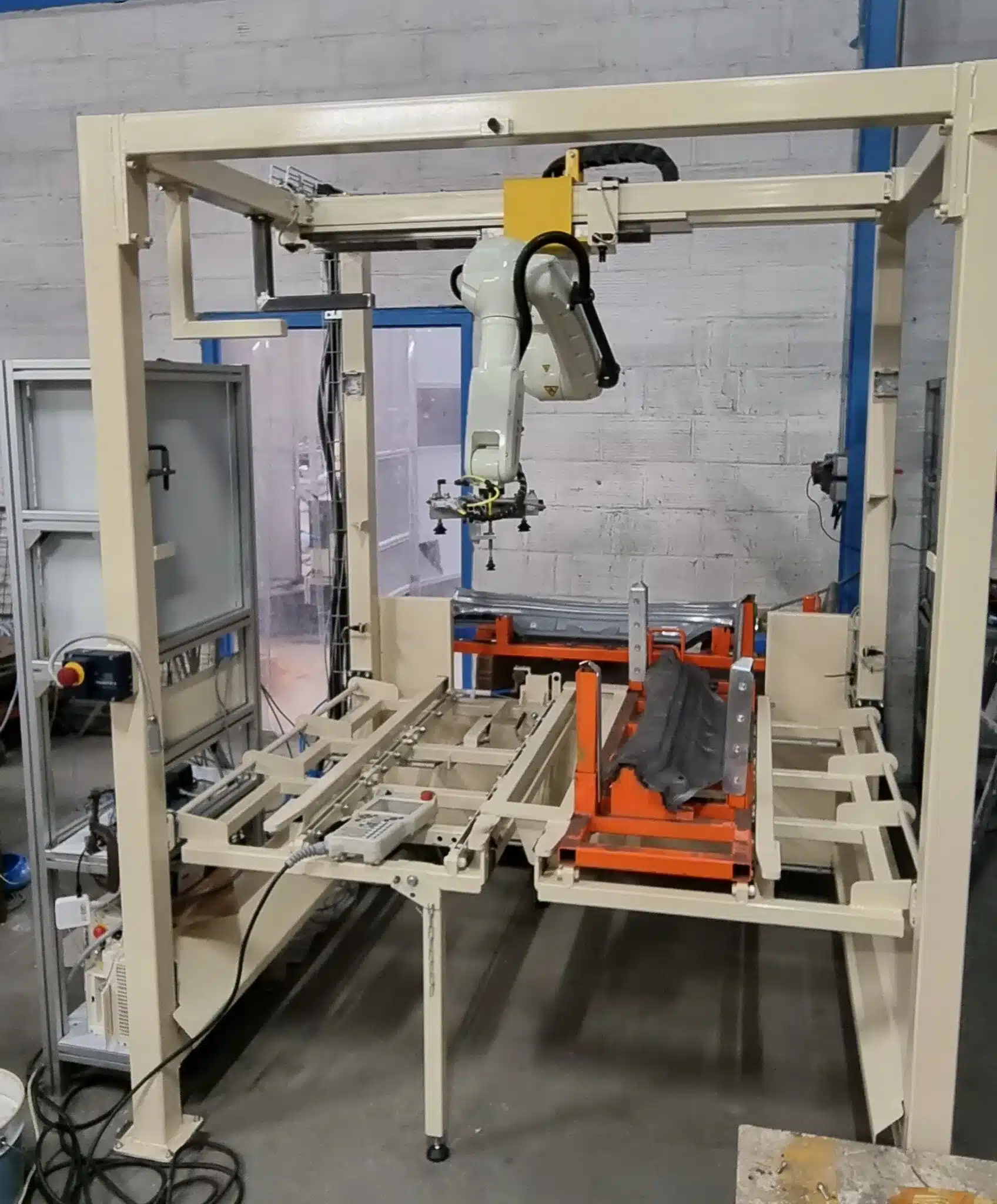 Robot Kawasaki RS007 inversé